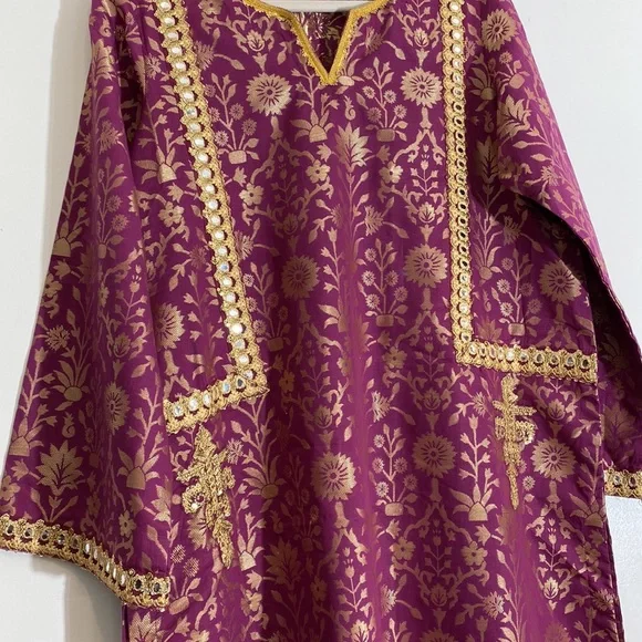 Pakistani Cross Stitch Embroidered & mirror work Kurta size large - Picture 2 of 7